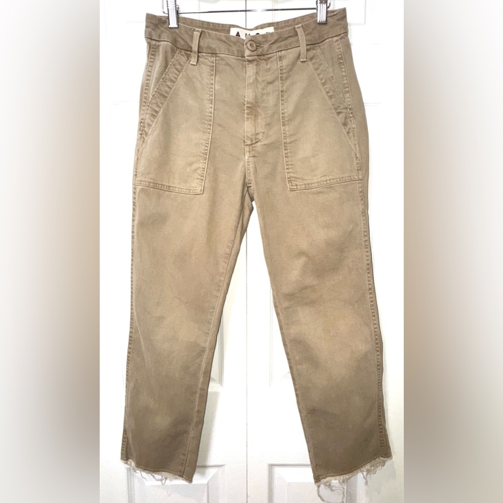 AMO Easy Army Trouser. Parchment color. Size 26